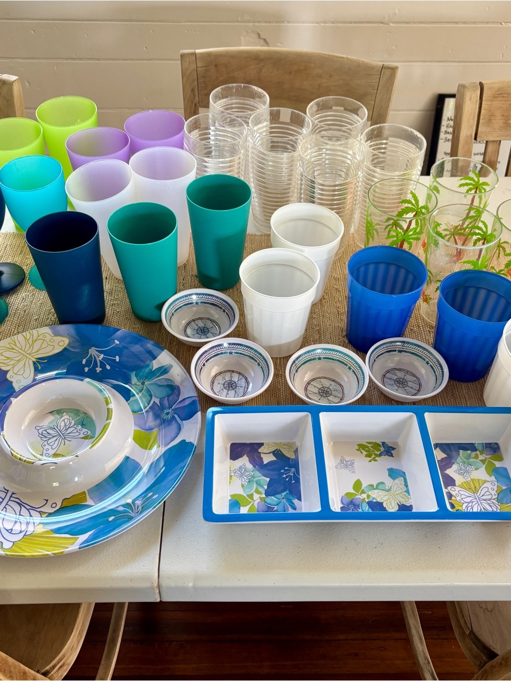 34 piece Outdoor Tableware Drink & Snack Set